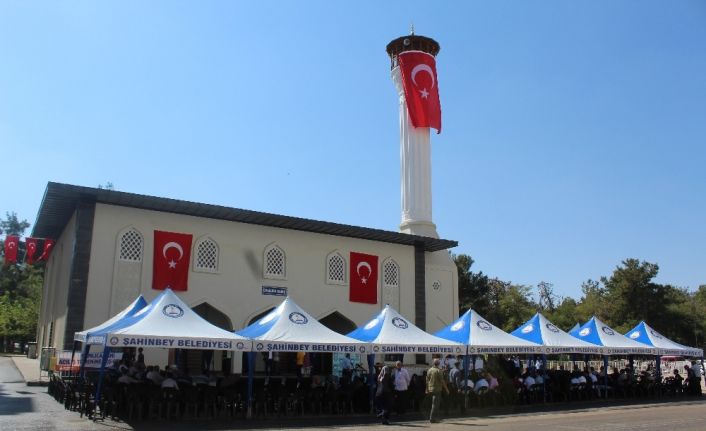 Çamlıca Camii ibadete açıldı