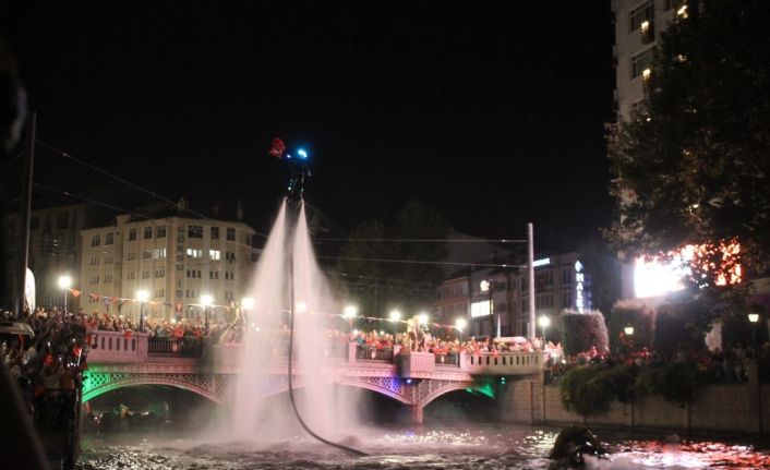 Eskişehir’in kurtuluşu Fener Alayı geçidi ile kutlandı