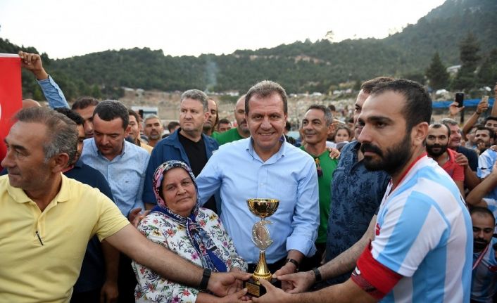 Fındıkpınarı Futbol Turnuvası’nın şampiyonu Emirler