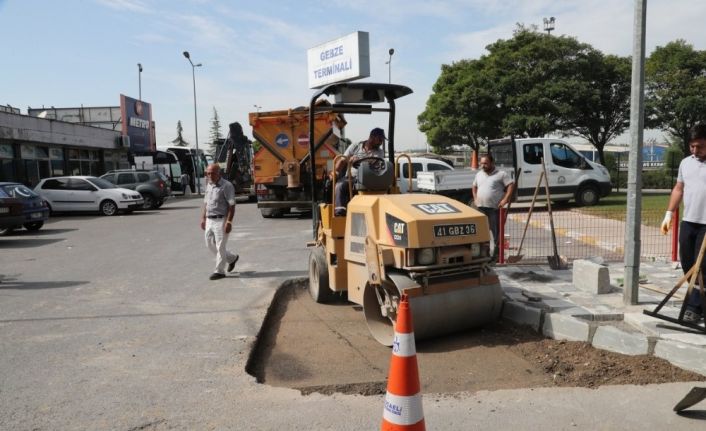 Gebze’de ekipler cadde ve sokakları elden geçiriyor