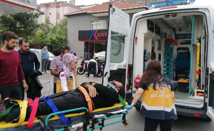 Gebze’de motosikletle kamyonet çarpıştı: 1 yaralı