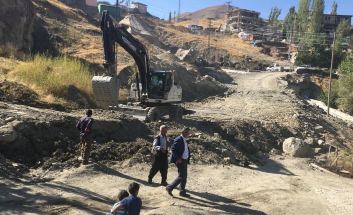 Hakkari Belediyesinden yol yapım çalışması