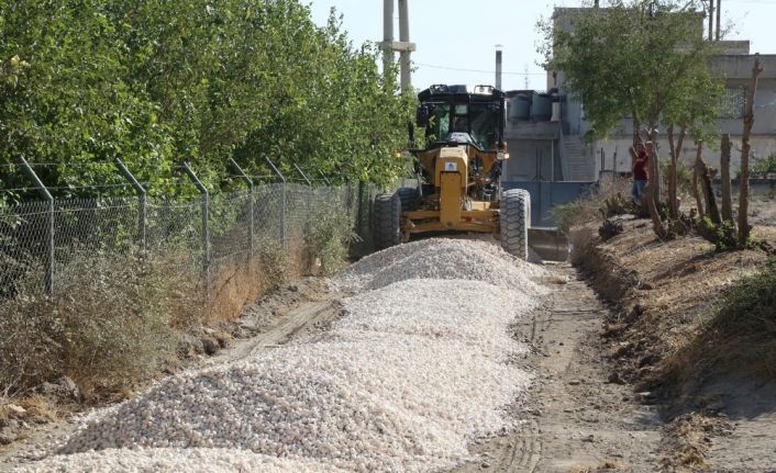 Haliliye’de yol yapım atağı