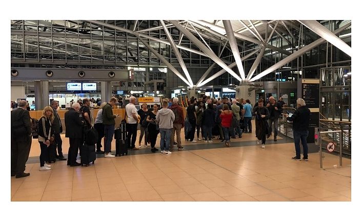 Hamburg Havalimanı'nda güvenlik alarmı