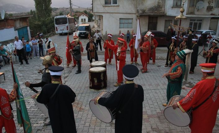 Kütahya Evliya Çelebi Mehteran Takımı’ndan Günlüce’de halk konseri