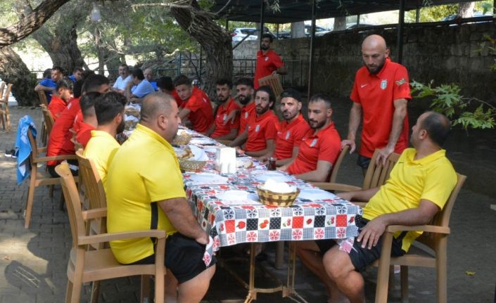 Manavgat Belediyespor moral kahvaltısında bir araya geldi