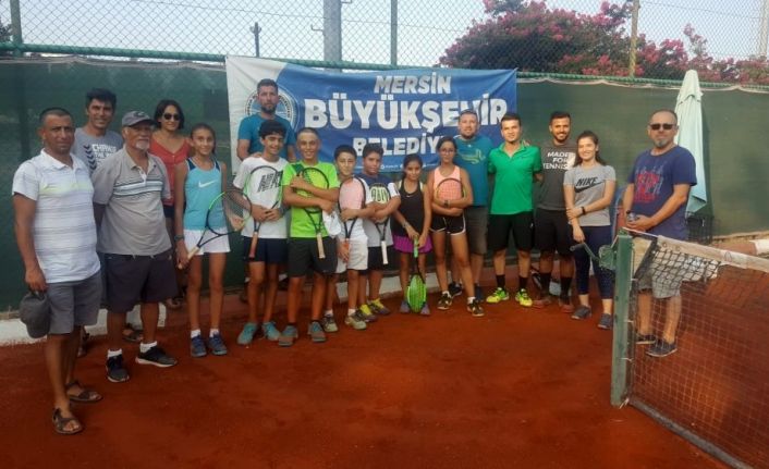 Mersin Büyükşehir Belediyesi Tenis Kulübünde antrenmanlar başladı