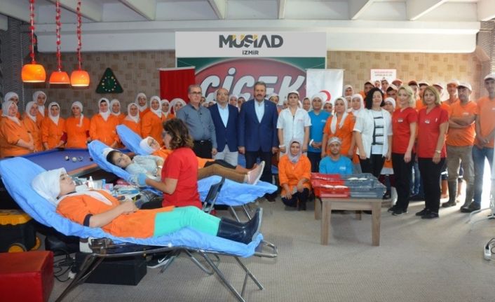 MÜSİAD İzmir’den Kızılay’a kan desteği