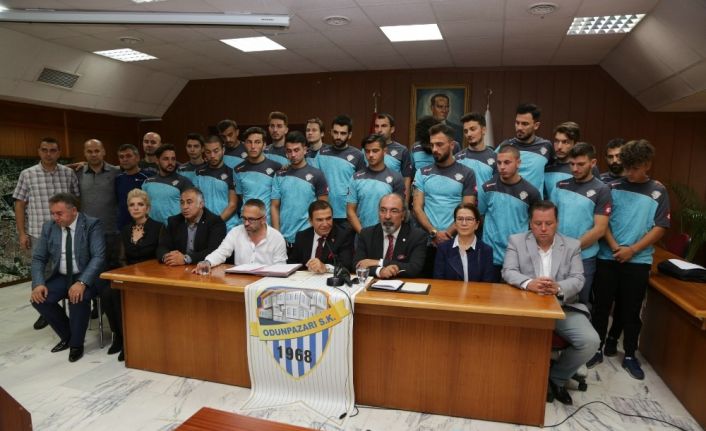 Odunpazarıspor Kulübünde imzalar atıldı