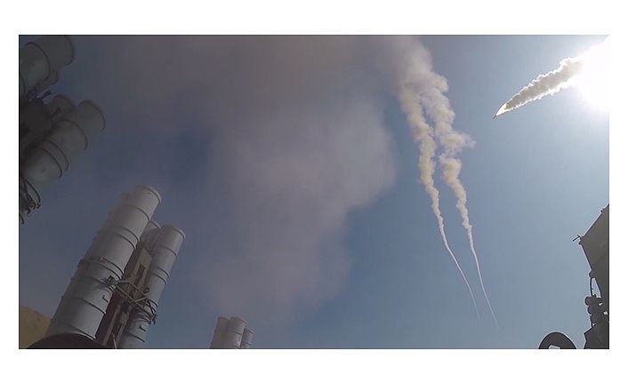 Rusya'daki dev tatbikatta S-400'ler kullanıldı