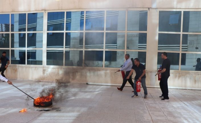 Siirt Devlet Hastanesinde yangın tatbikatı gerçeği aratmadı