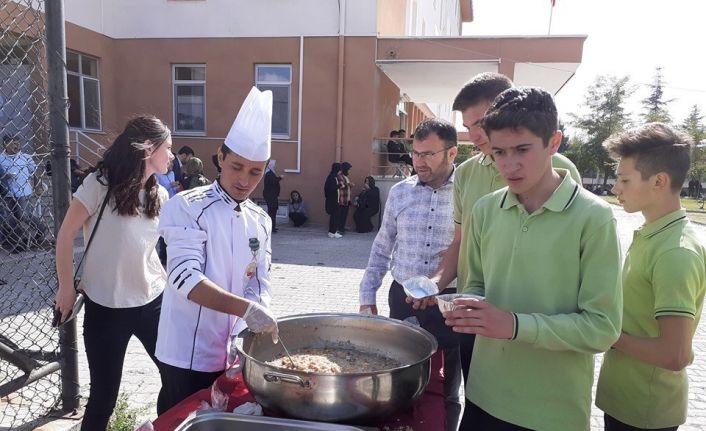 Şuhut Zafer Anadolu Lisesinde aşure etkinliği