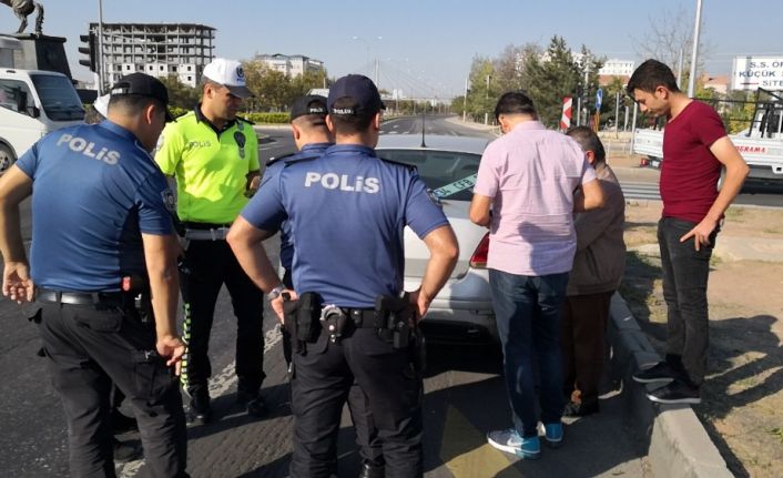 Sürücüsünün dur ihtarına uymadığı araç trafikten çekme belgeli çıktı