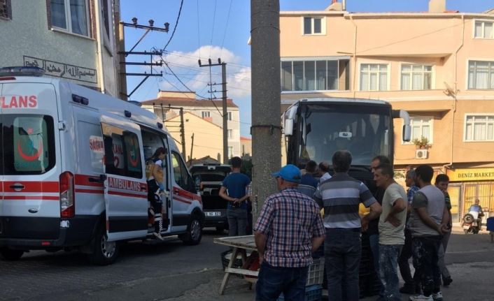 Tekirdağ’da görünmez kaza: Otobüs ile otomobilin arasında sıkıştı