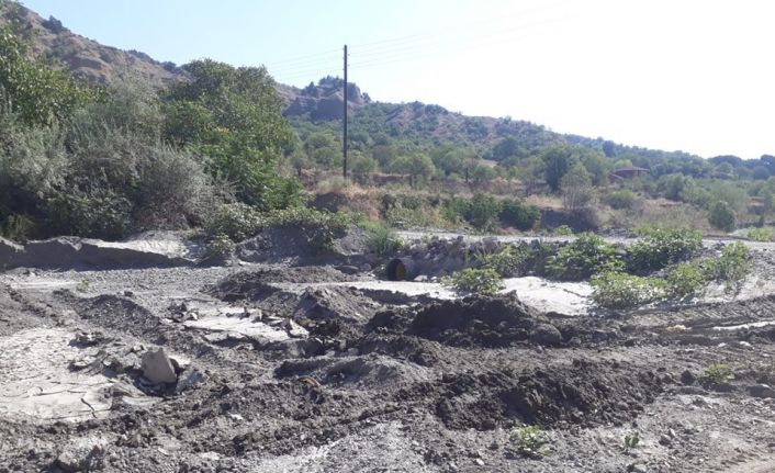 Tosya Belediyesi menfez çalışmalarına başladı