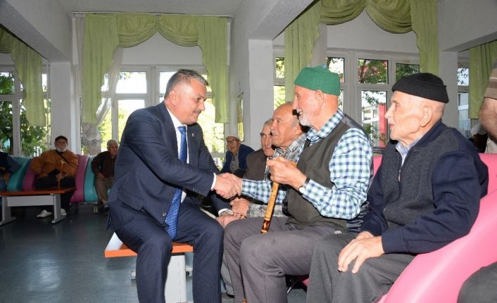 Vali Yazıcı’dan ’Dünya yaşlılar günü’ mesajı