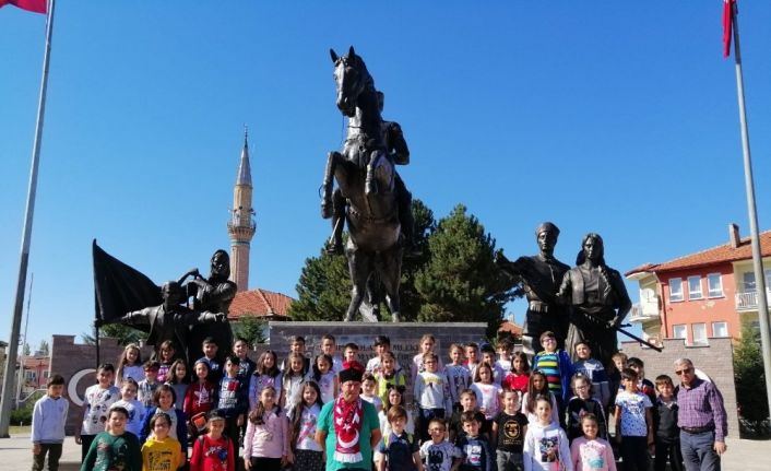 Afyonkarahisarlı öğrencilerden Dumlupınar’a ziyaret