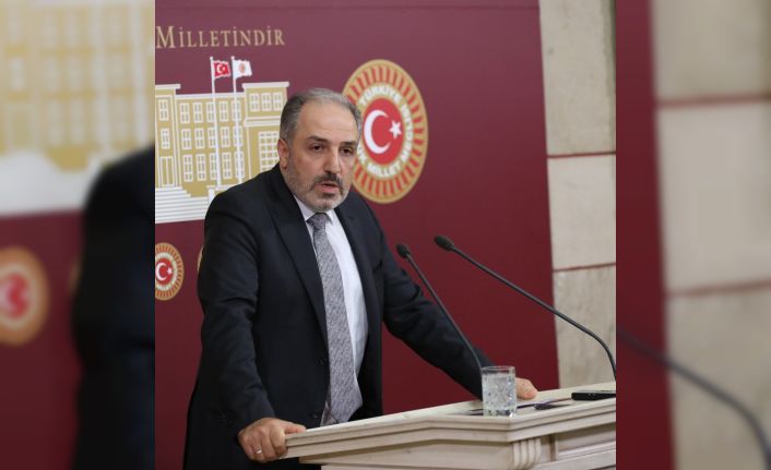 AK Parti İstanbul Milletvekili Mustafa Yeneroğlu  istifa etti