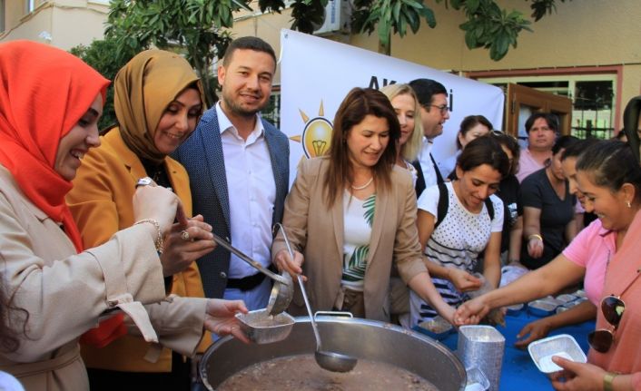 AK Parti Milas İlçe Kadın Kolları aşure etkinliği düzenledi