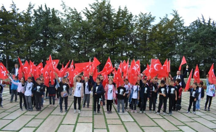 Akyurtlu öğrencilerden Anıtkabir’e ziyaret