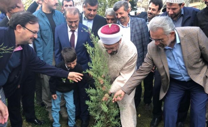 Ali Erbaş’tan ülke genelinde fidan dikme etkinliği