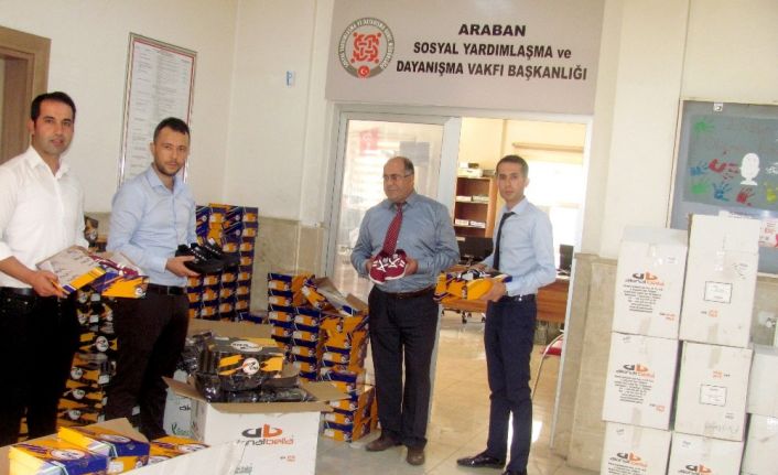 Araban’da 3 bin 401 öğrenciye ayakkabı