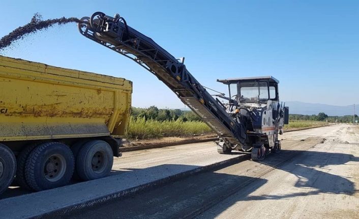 Asfalt çalışması öncesinde yollar kazınıyor