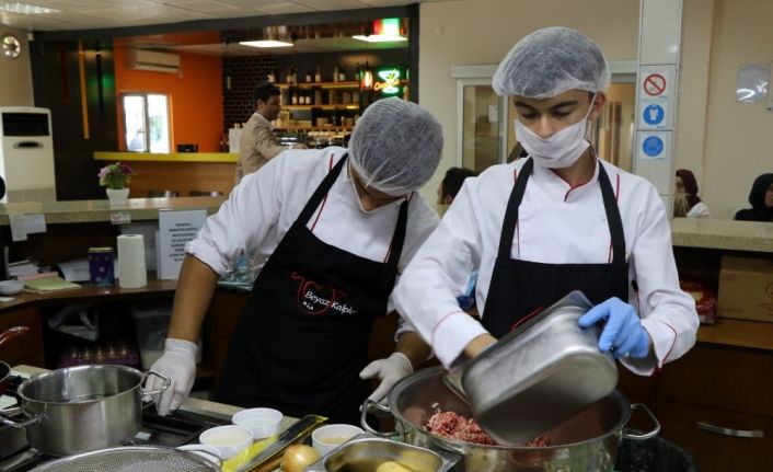 Beyaz kalplerin aşçıları kıyasıya yarıştı