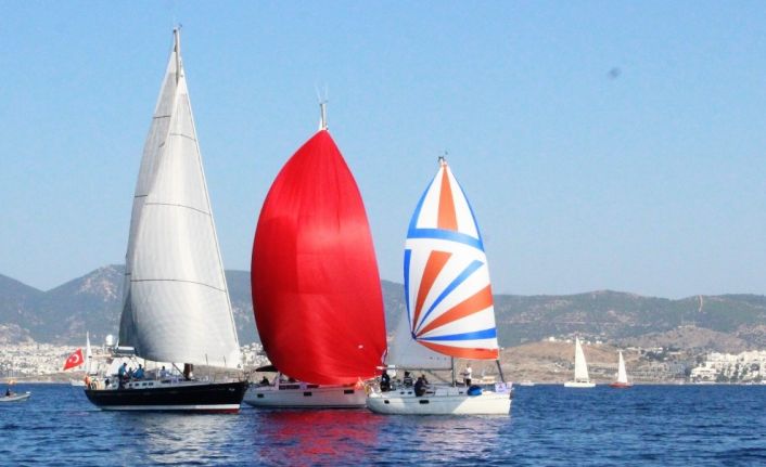 Bodrum’daki yat yarışları havadan görüntülendi