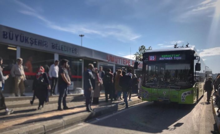 Büyükşehir, 12 ilçeden üniversite öğrencilerini kampüse ulaştırıyor