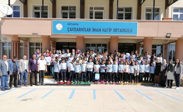 Çavdarhisar İmam Hatip Ortaokulu’na başarı belgesi