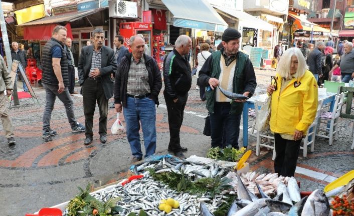 Hamsi 10 TL’ye düştü