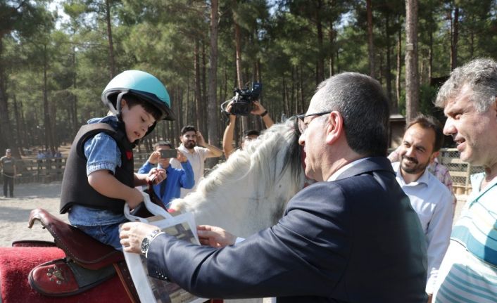 Down sendromlu çocuklara atlı terapi