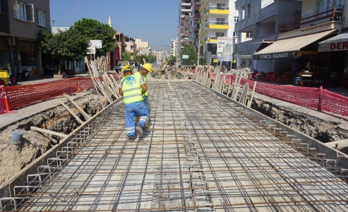 Erdemli’de yağmur suyu çalışmaları sürüyor