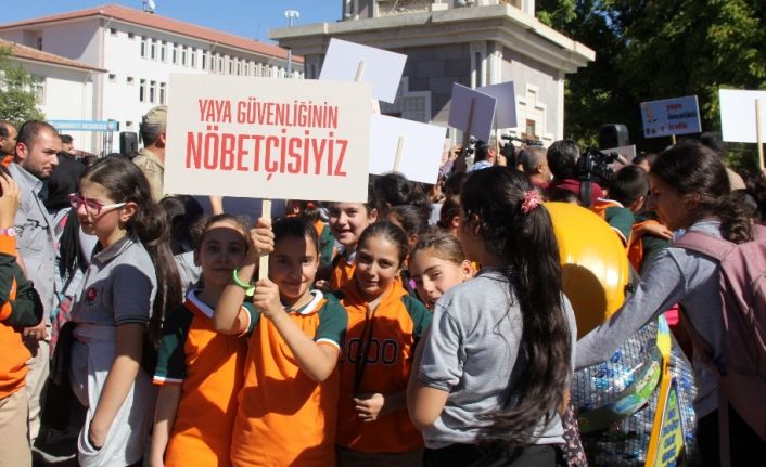 Erzincan’da ‘Yaya Geçidi Nöbeti’ farkındalık etkinliği