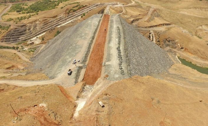 Erzurum Hınıs Başköy Barajında çalışmalar devam ediyor...