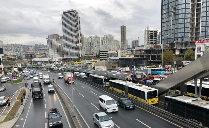 Esenyurt’ta metrobüs kazası: 6 yaralı