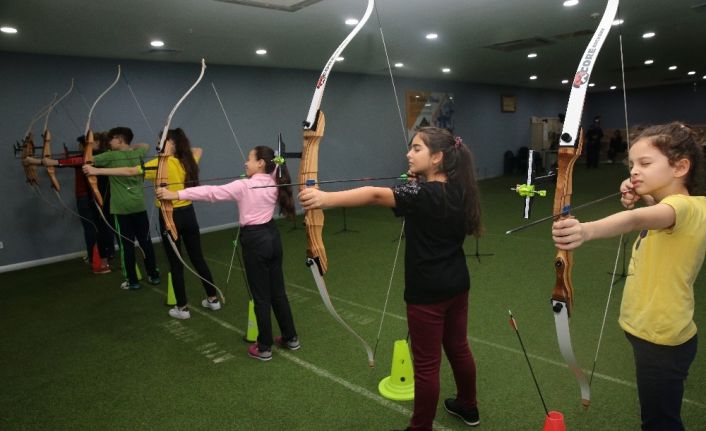 Gaziosmanpaşa’nın ilk lisanslı okçuları için tören