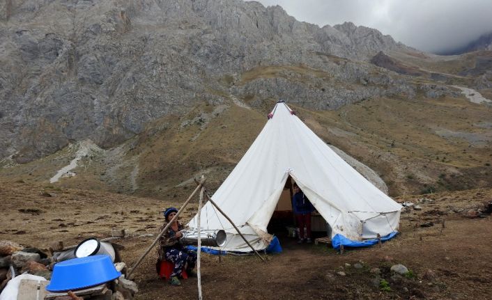 Göçebe hayatların çadırda yaşam mücadelesi