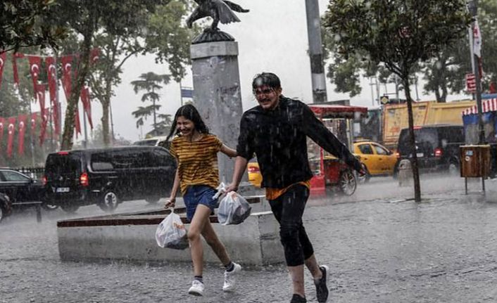 İstanbul Valiliğinden yeni sağanak yağış uyarısı