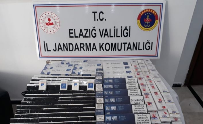 Jandarma ekipleri, tırlara zulanan kaçak sigaraları ele geçirdi