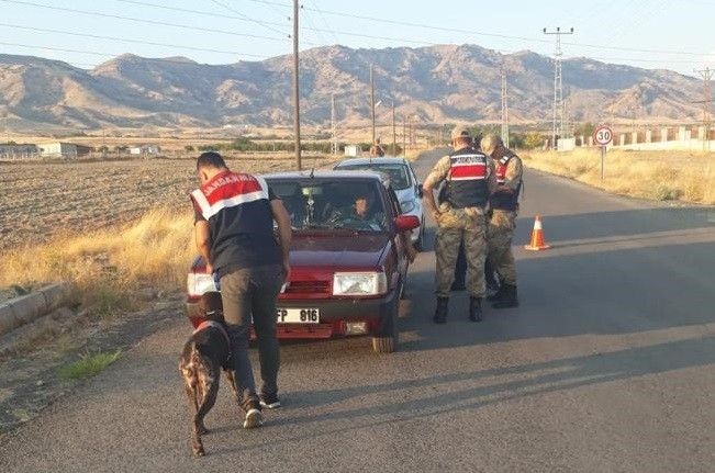 Jandarmadan "Asayiş ve Huzur" uygulaması, 15 aranan şahıs yakalandı