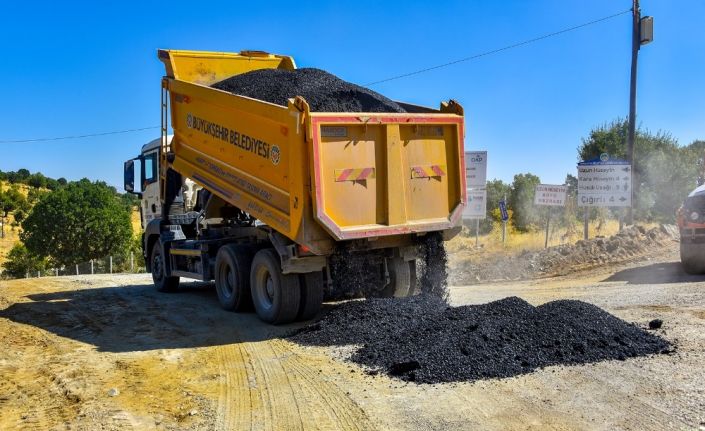 Kale’ de yol açma, genişletme ve asfaltlama çalışmaları yapılıyor