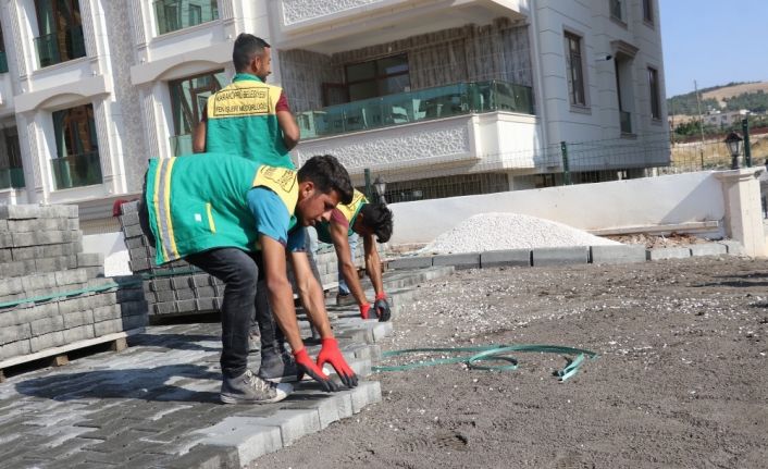 Karaköprü’de yeni yollar kilitli parkeyle döşeniyor