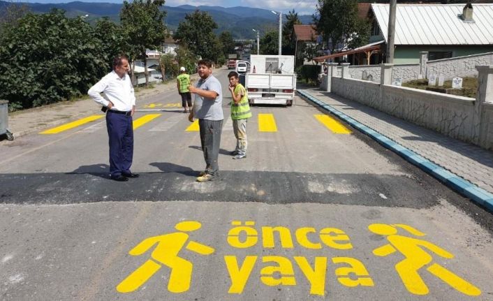 Kaynaşlı’da trafik işaretleri çizildi