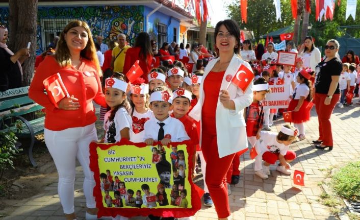 Kreş öğrencileri 29 Ekim’i Başkan Sözen’le kutladı