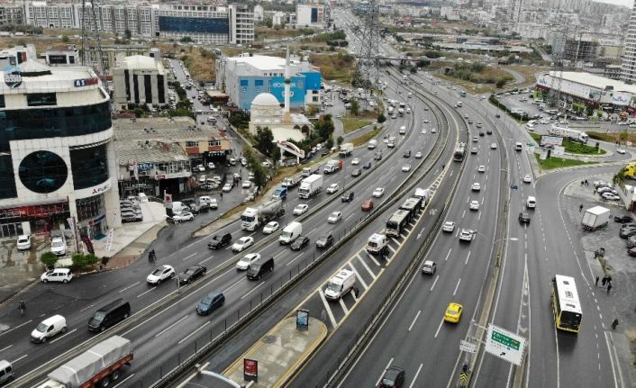 Metrobüs kazası havadan görüntülendi