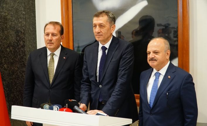 Milli Eğitim Bakanı Selçuk Eskişehir’de