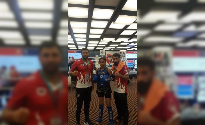 Nazlı Kaymaz Muaythai Dünya Şampiyonasında Yarı Finalde