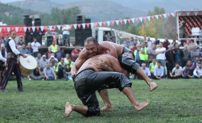 Osmancık güreşleri Kırkpınar’ı aratmadı